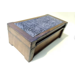 box_with_celtic_dragon_00006